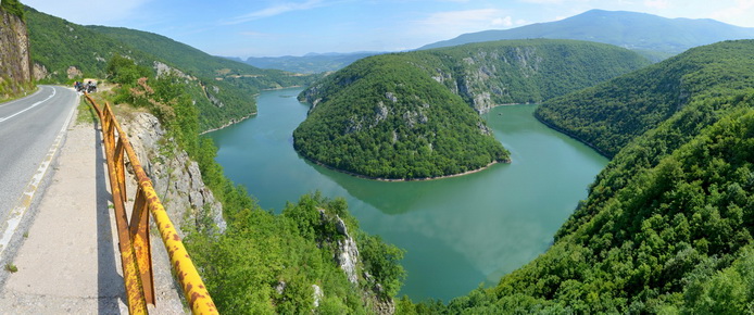 Bosna a Hercegovina - Podkova u řeky Vrbas
