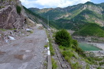 Albánie - Přístav Komani, příjezdová cesta k tunelu