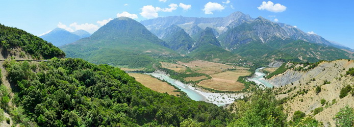 Albánie - SH 75 směrem na Tepelene