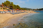 Albánie - Pláž ve městě Ksamil