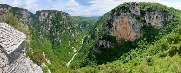 Řecko - Monodendri, kaňon Vikos 1100m hluboký